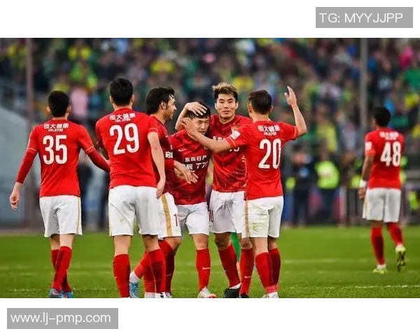 北京首钢与广东队争夺总冠军的激烈对决引发球迷热议与期待